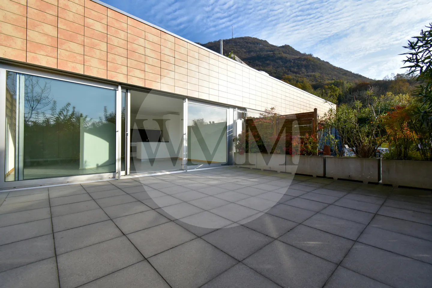 Appartamento moderno con una camera e grande terrazza - Foto 12 di 13