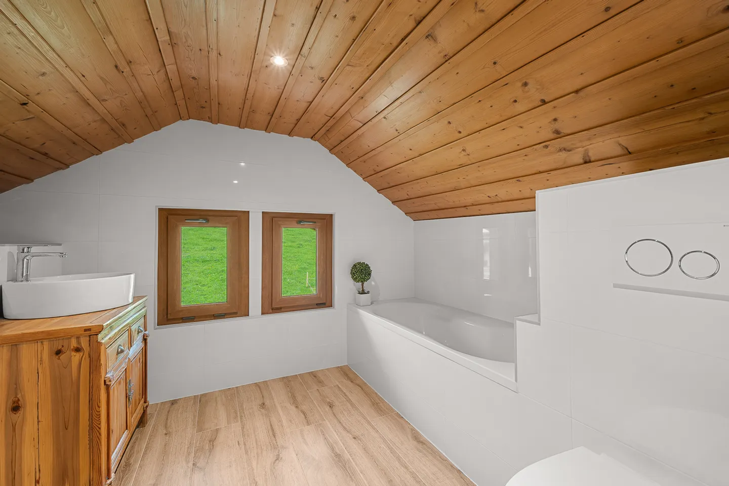 Renovated with charm and authenticity in the heart of a quiet village - Photo 10 of 11