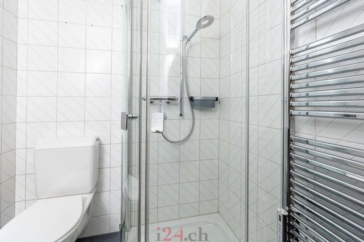 5.5 Zi-Erdgeschosswohnung an ruhiger Lage mit Terrasse und Balkon - Photo 13 of 14