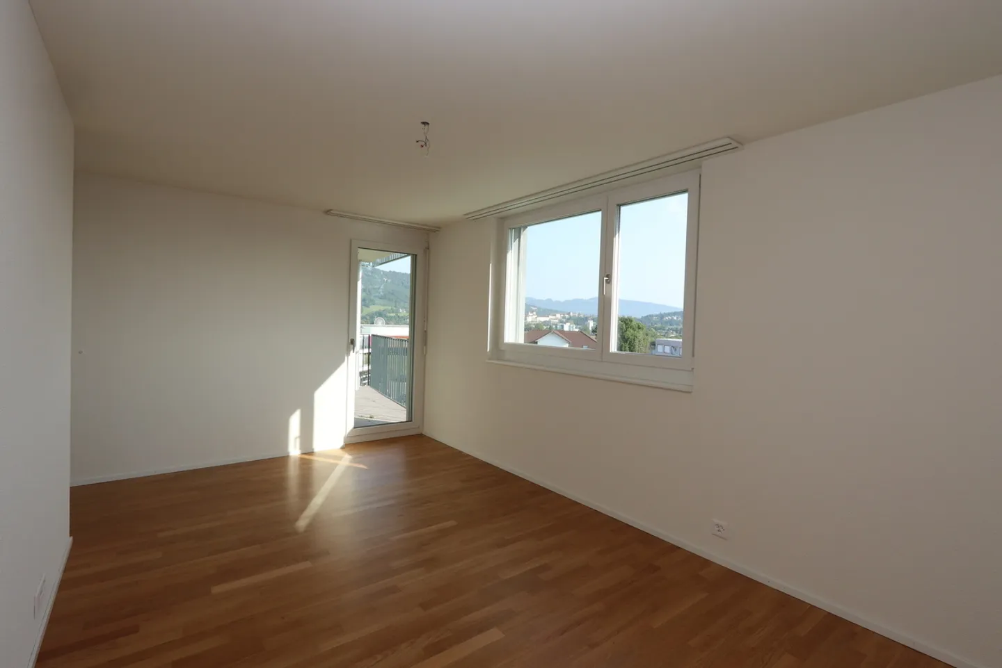Attractive 4.5 Room Apartment in Prime Location - Photo 6 of 11