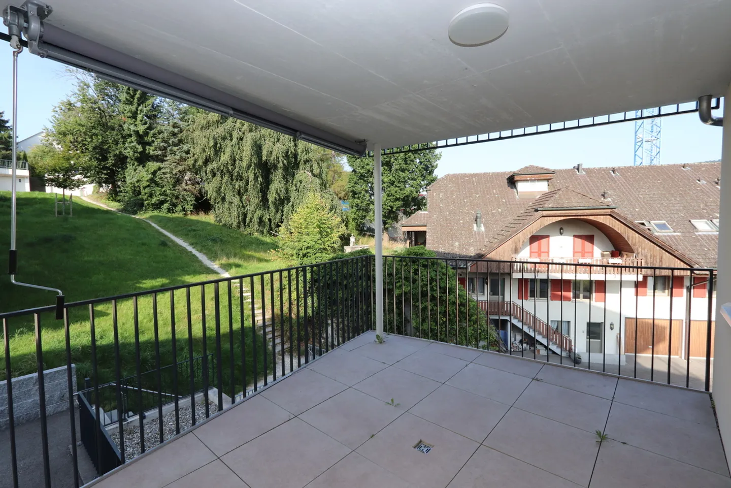 Attractive 4.5 Room Apartment in Prime Location - Photo 4 of 11