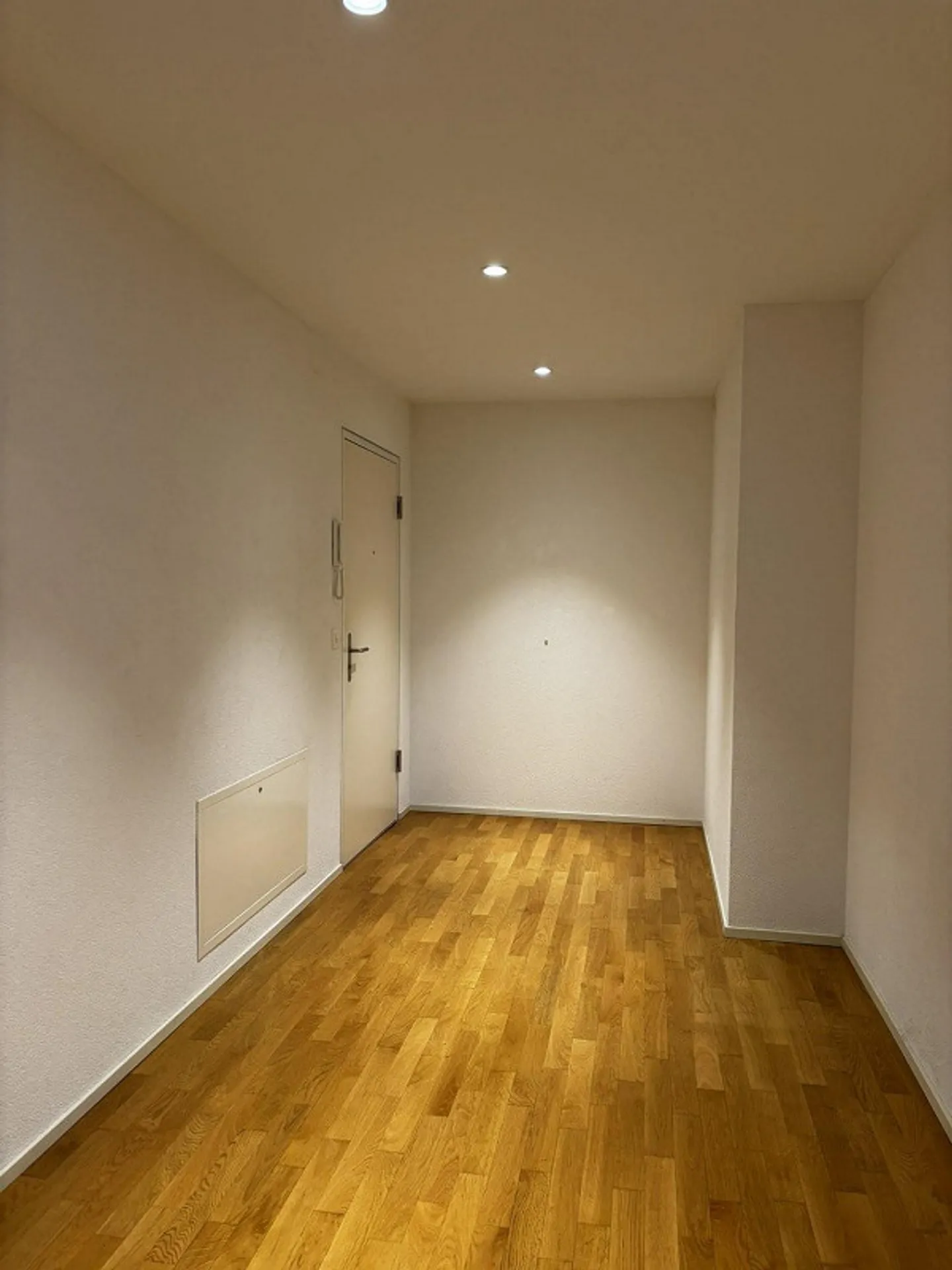 Moderne 4.5-Zimmerwohnung im Dorfkern in Arisdorf zu vermieten - Foto 3 von 13