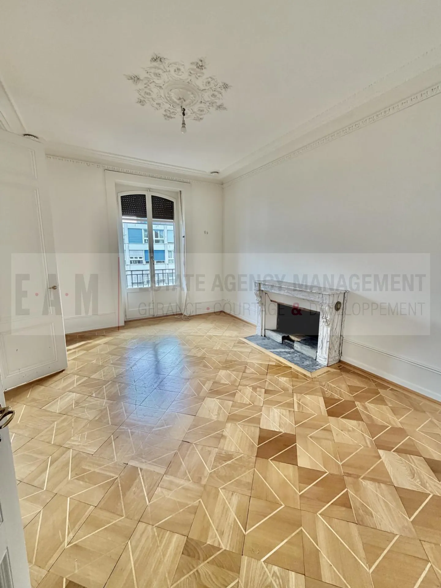 Charmante 6P Wohnung in Genf - Foto 2 von 9