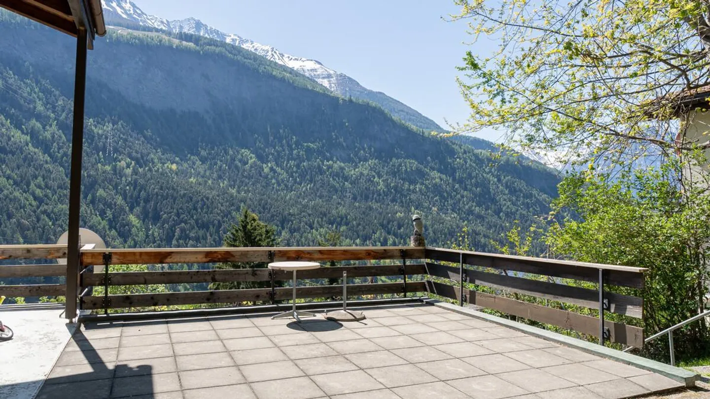 Chalet mit drei Wohnungen - Foto 3 von 40