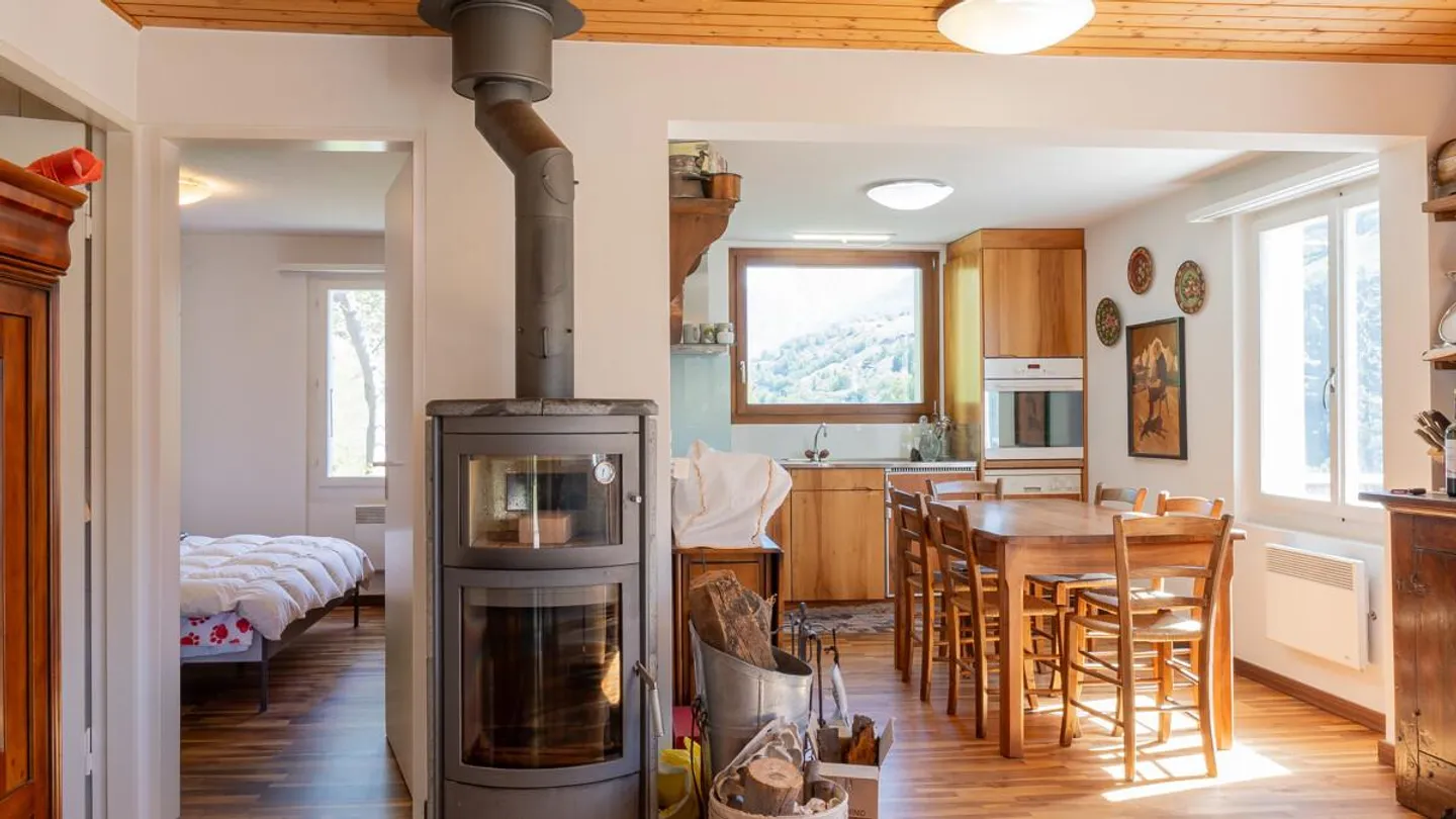 Chalet mit drei Wohnungen - Foto 4 von 40