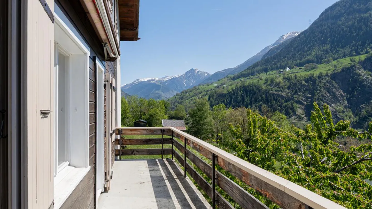 Chalet mit drei Wohnungen - Foto 12 von 40
