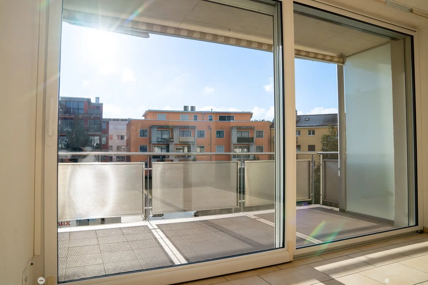 Modern 4.5-room apartment with Jura view in Biel - Photo 2 of 19
