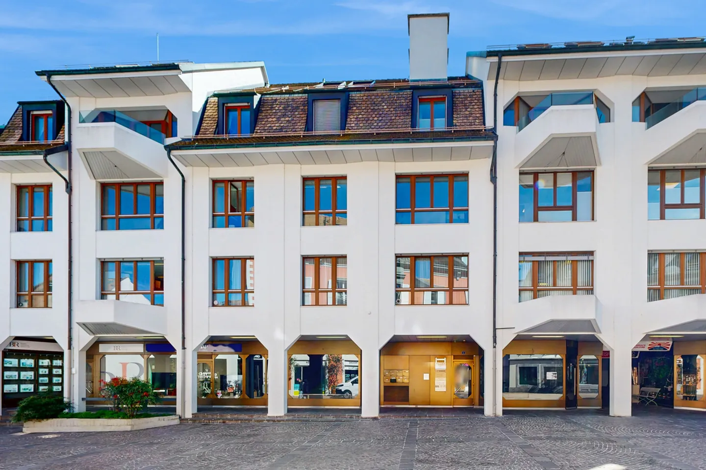 Kommerzielle Arkade im Stadtzentrum - Foto 1 von 8