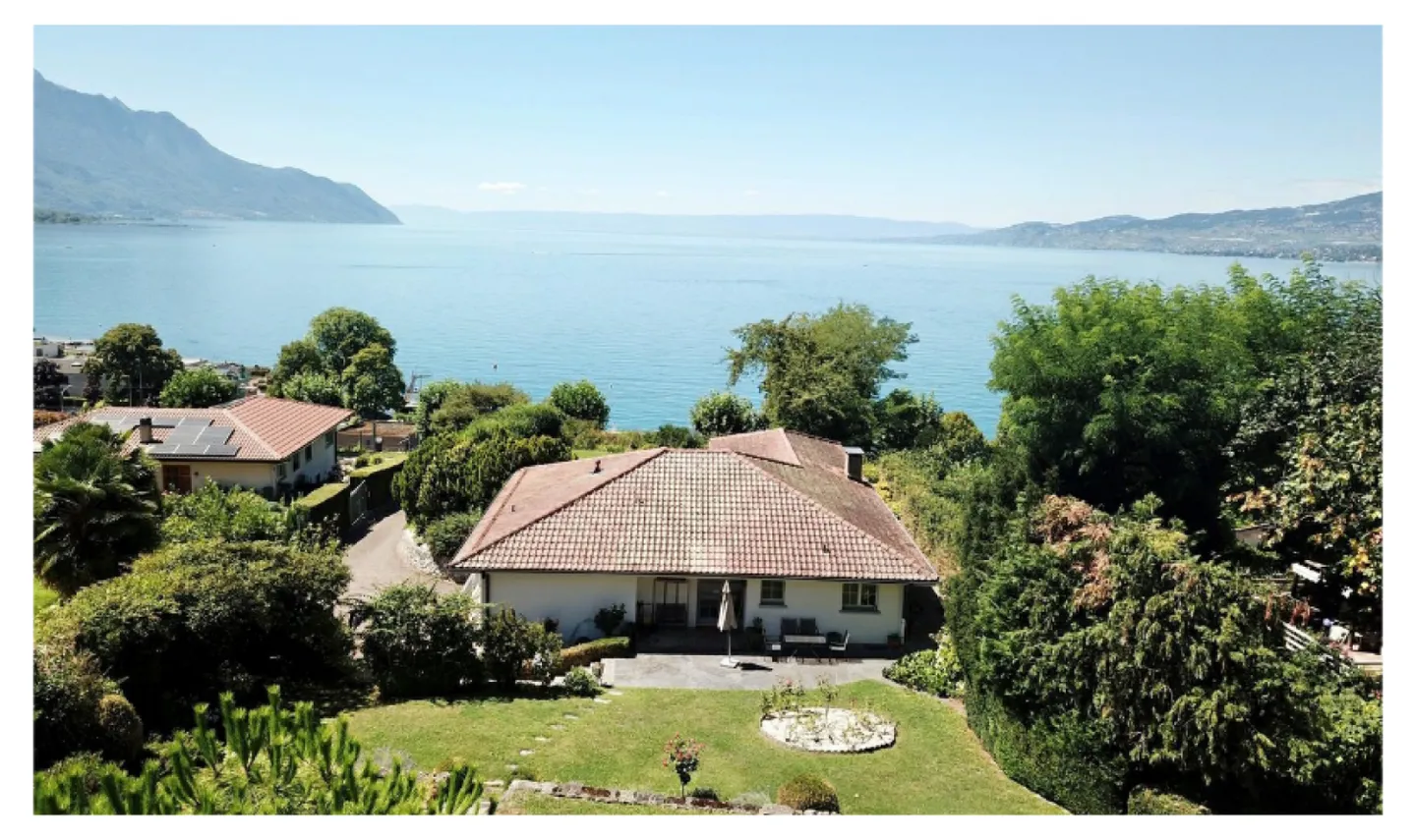 Elegante Villa in einem außergewöhnlichen Viertel, mit Blick auf den See - Foto 1 von 13