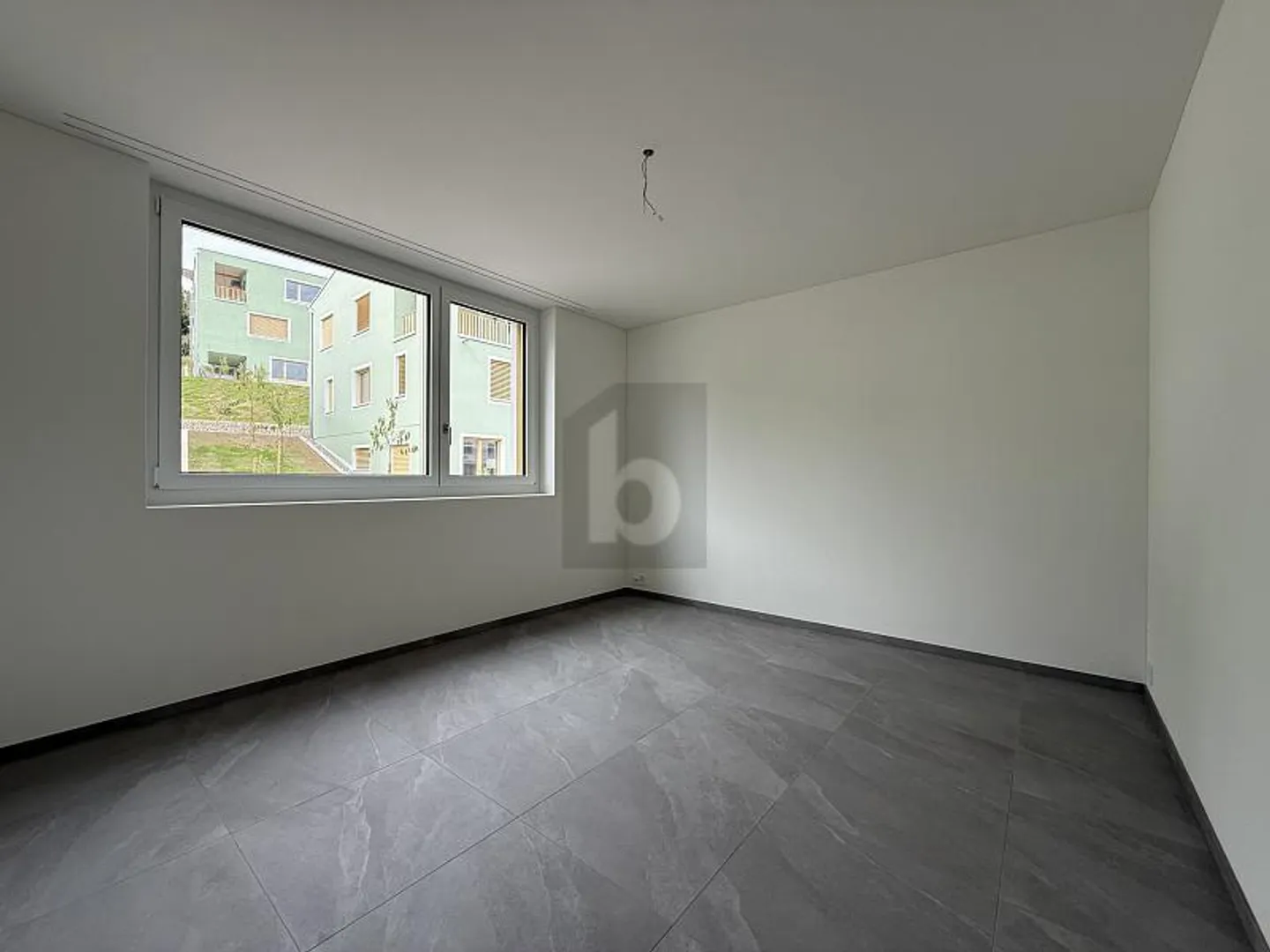 SPACIOUS LIVING WITH BALCONY & PANORAMIC VIEW - Photo 4 of 6