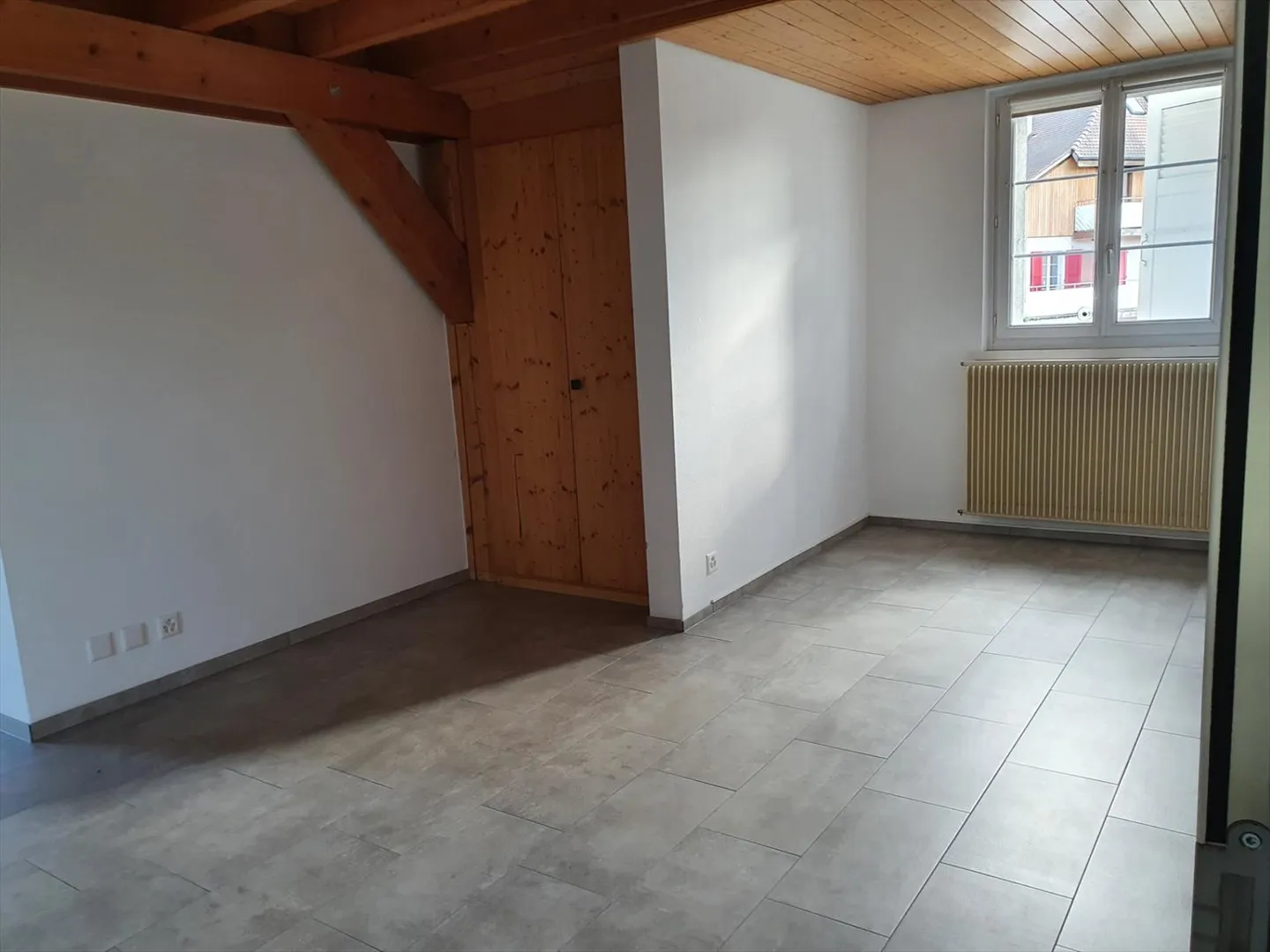 Charmantes 2.5-Zimmer-Wohnung in Thierrens mit authentischem Charme - Foto 3 di 11