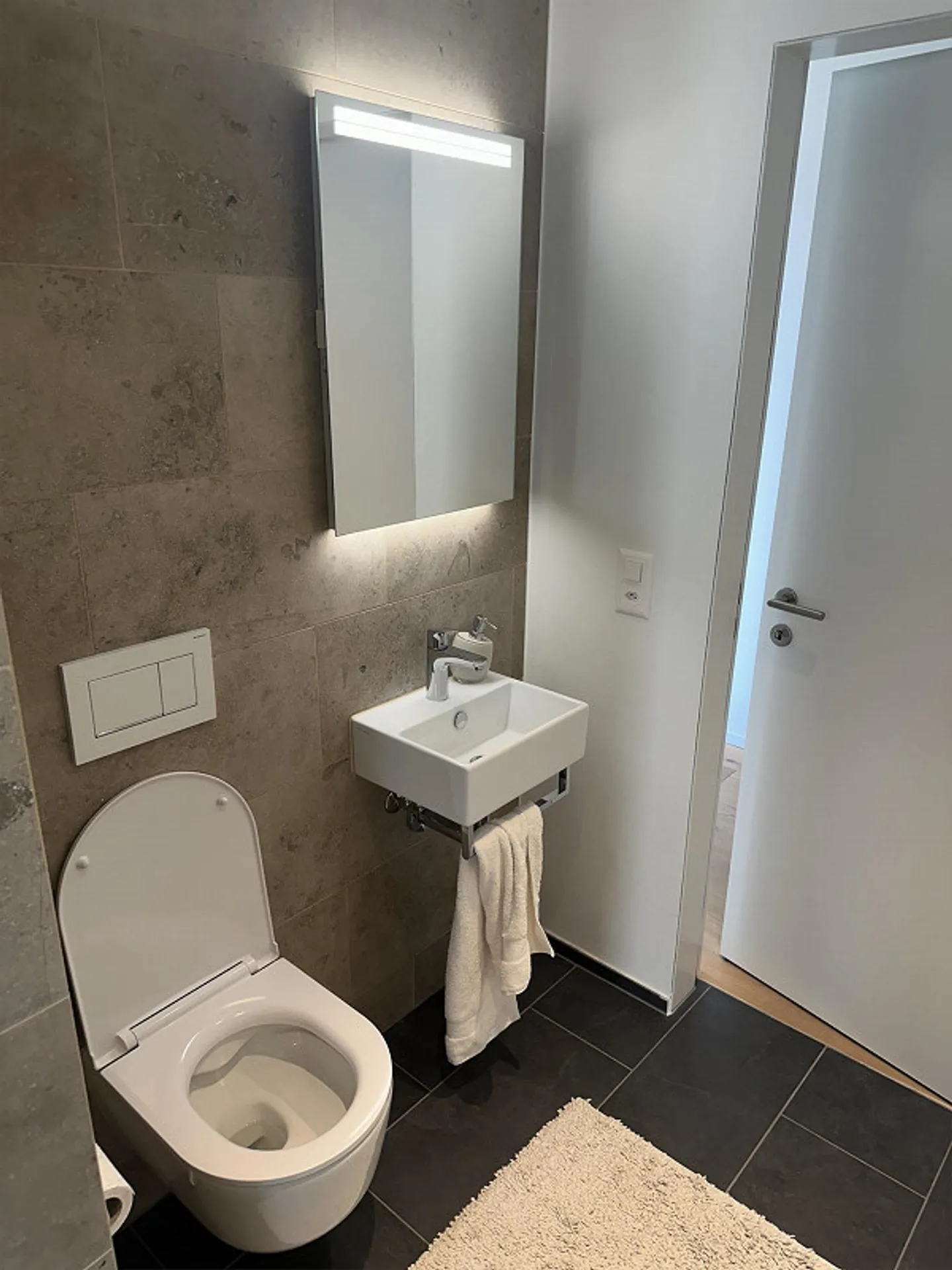 Dream apartment in the best location - Photo 12 of 16