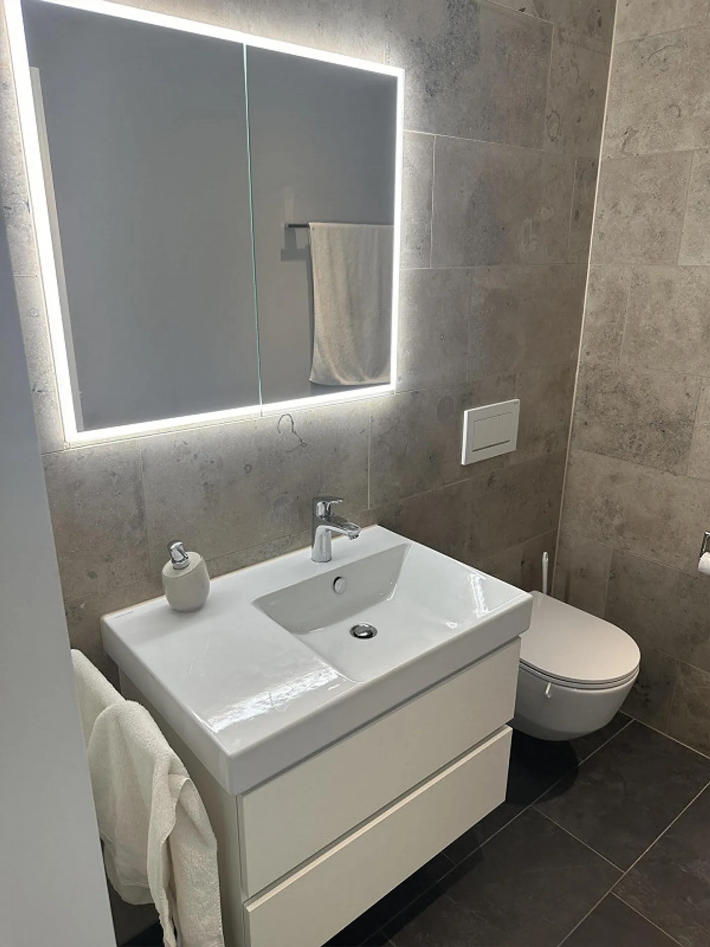 Dream apartment in the best location - Photo 15 of 16