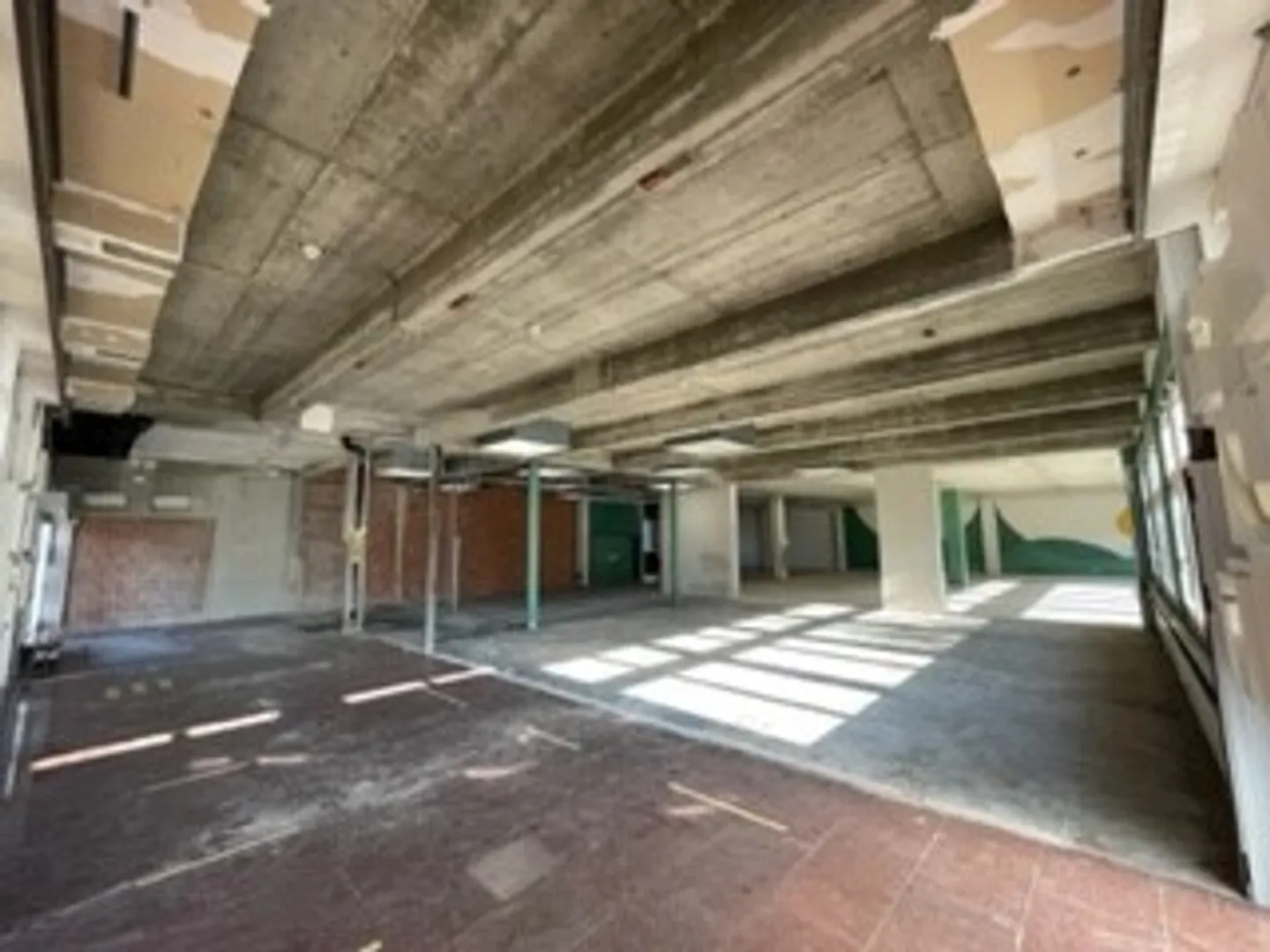 Perfekte Lage für erfolgreiche Geschäfte - Foto 3 von 5