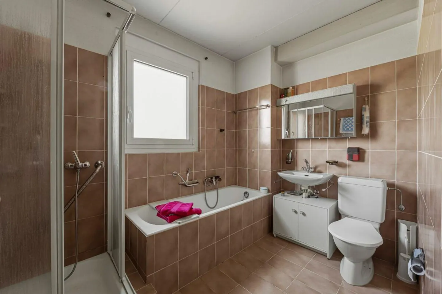 Maison dans un complexe de maisons mitoyennes avec vue dégagée - 5,5 pièces à Bellinzone - Photo 9 sur 11