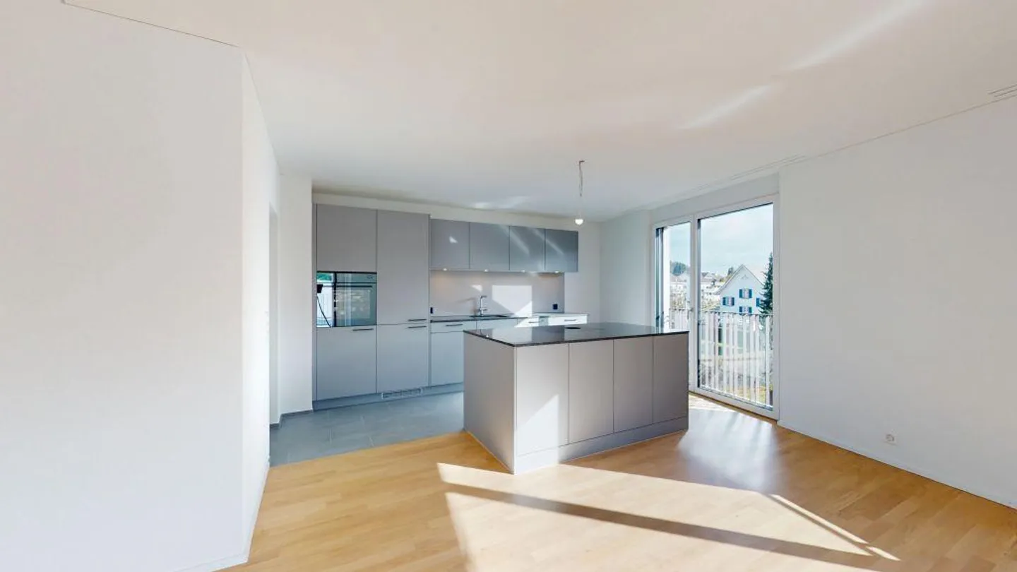 FIRST RENTAL | SPACIOUS | CENTRAL - Photo 6 of 10