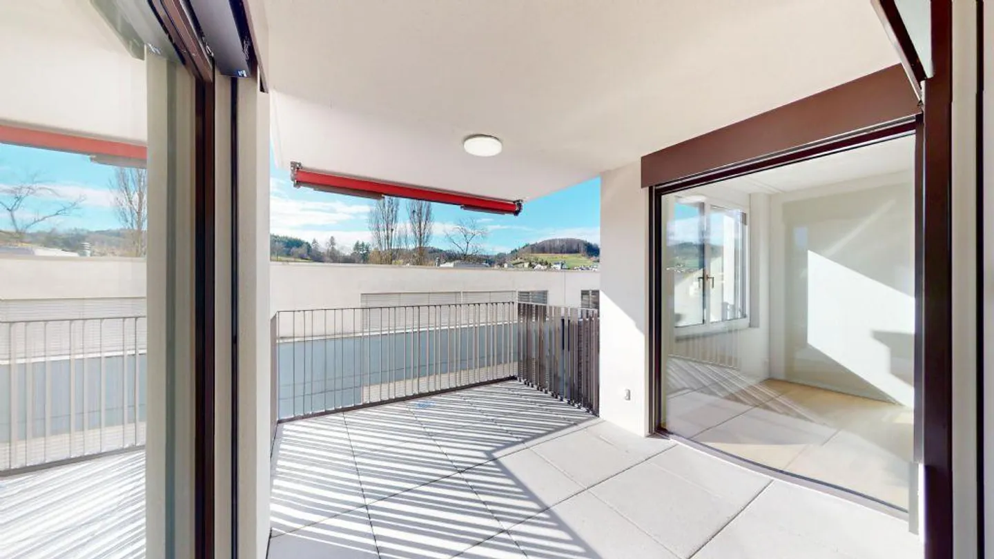 FIRST RENTAL | SPACIOUS | CENTRAL - Photo 9 of 10