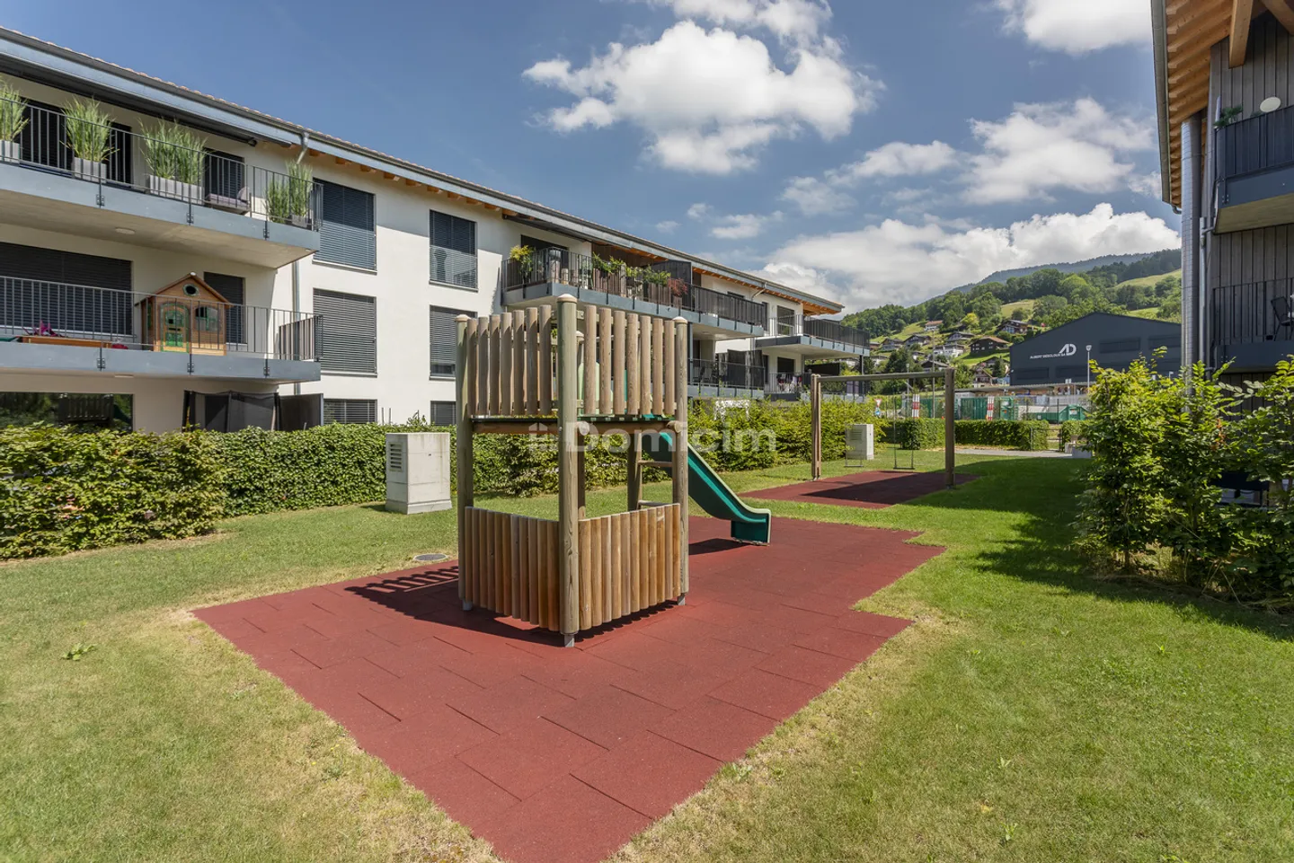 APPARTEMENT FAMILIAL DE 5.5P AVEC TERRASSE ET JARDIN PRIVATIF - Foto 4 von 13