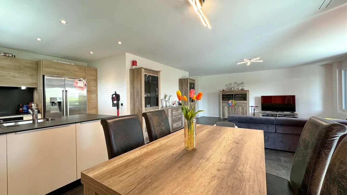 APPARTEMENT FAMILIAL DE 5.5P AVEC TERRASSE ET JARDIN PRIVATIF - Foto 7 von 13