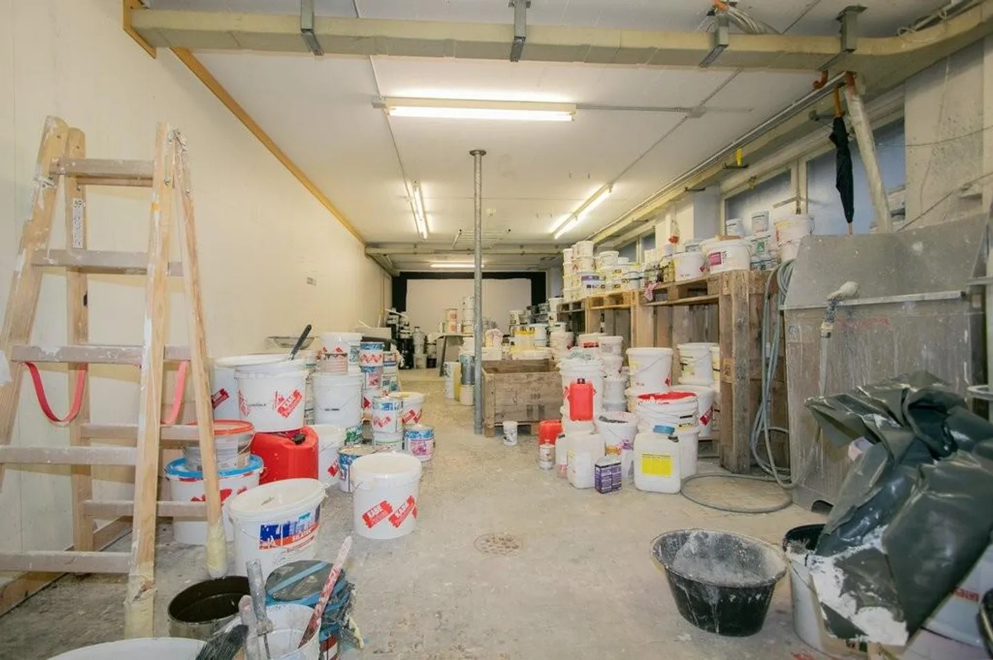 Central storage areas in the St. Gallen East industrial area for rent - Photo 2 of 3