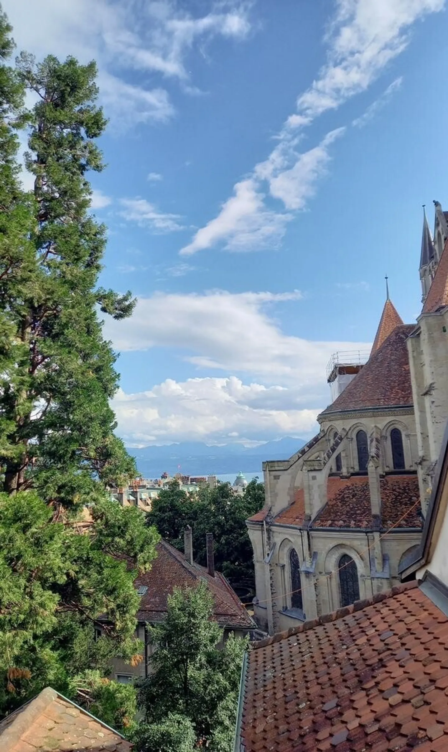 Charming 4.5-room duplex in the heart of the city - Photo 3 of 10