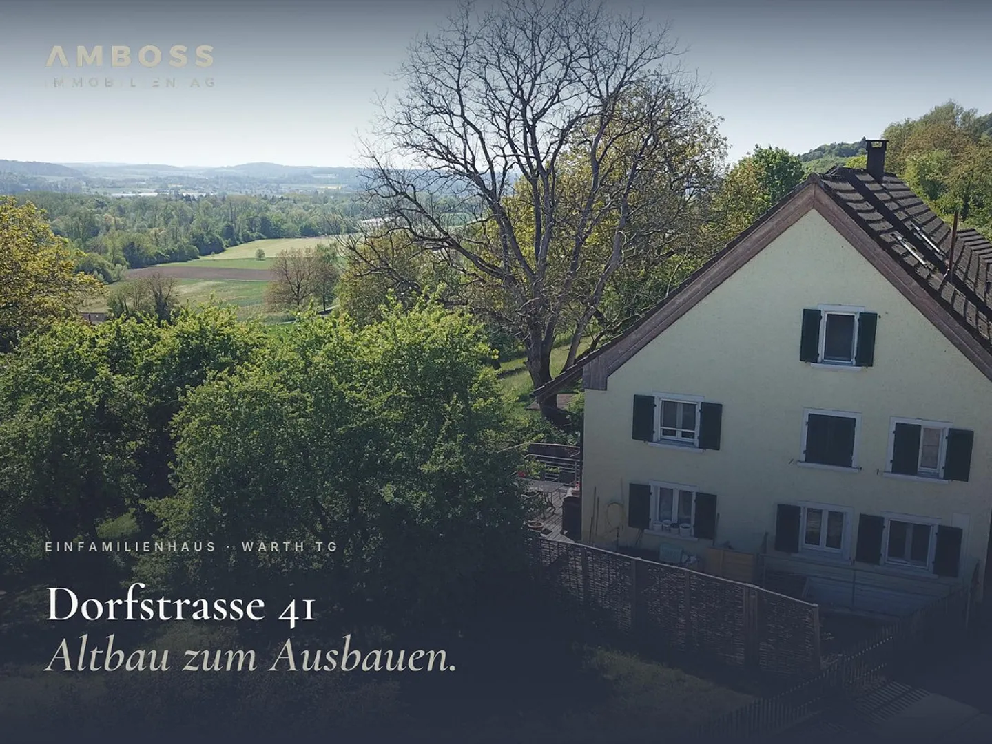 Old building in the town center – 5.5 rooms, south-facing, to be developed - Photo 1 of 9
