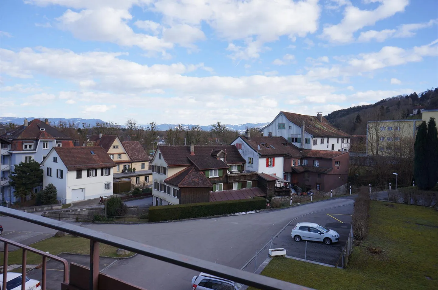 Appartement de 4,5 pièces de première classe dans un emplacement de choix - Photo 2 sur 14