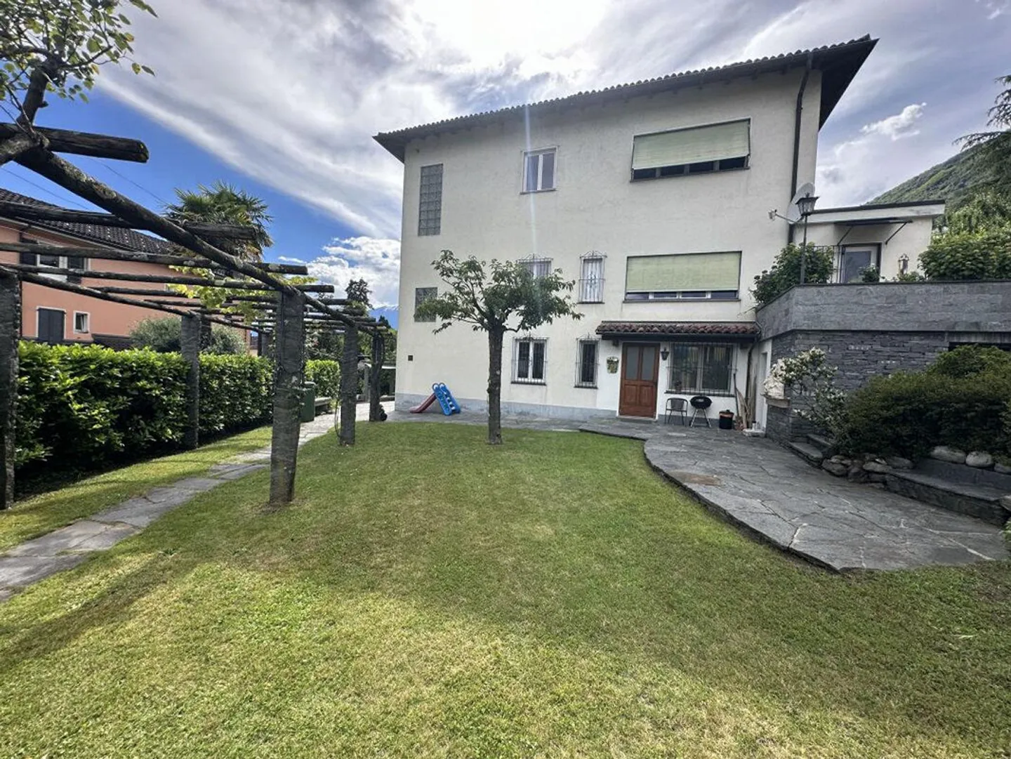 Oasis de Charme : Appartement Vintage Élégant avec Jardin - Photo 11 sur 13