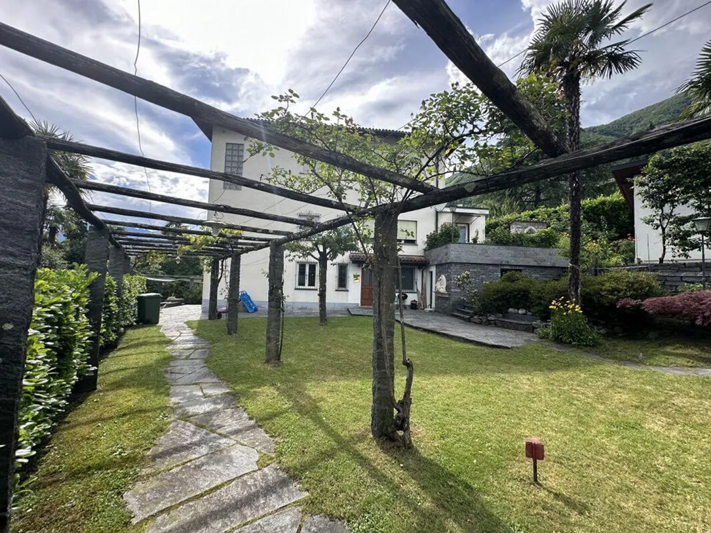 Oasis de Charme : Appartement Vintage Élégant avec Jardin - Photo 9 sur 13