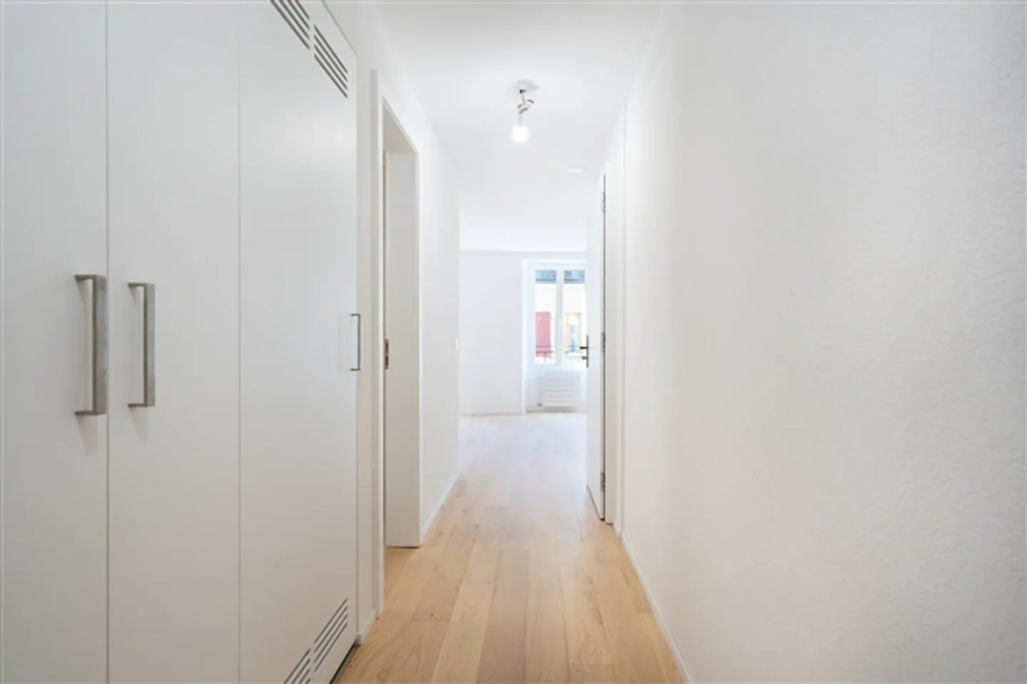 Nel cuore del villaggio e a pochi passi dalla riva del lago - Foto 9 di 9