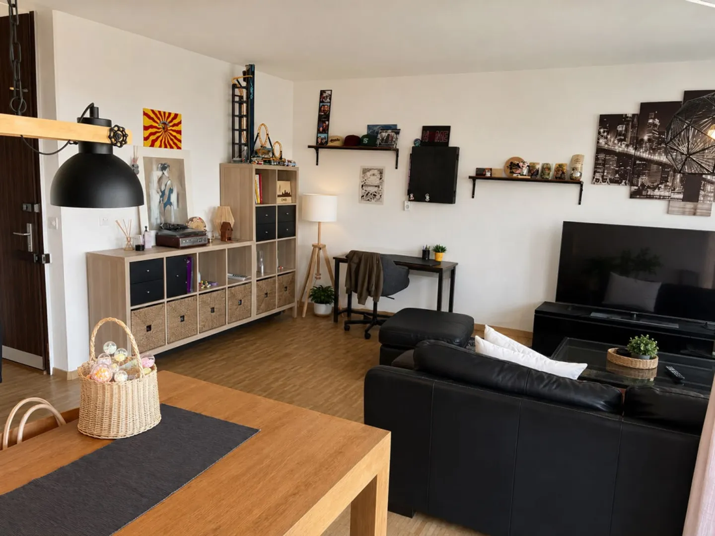 Takeover of the rental agreement 7 rooms 124 m² in Meyrin - Photo 2 of 12