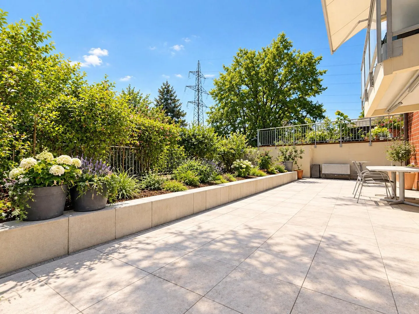 Appartamento 4,5 locali a Dübendorf con grande terrazza - Foto 1 di 10