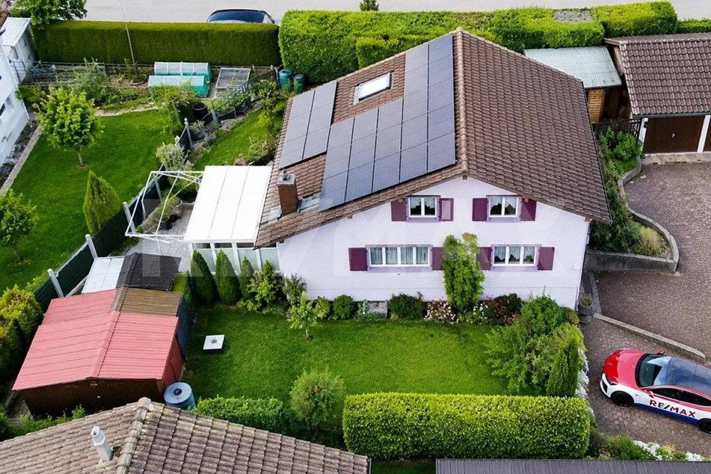 Welcome! Charming Detached House with Conservatory and Construction... - Photo 2 of 13