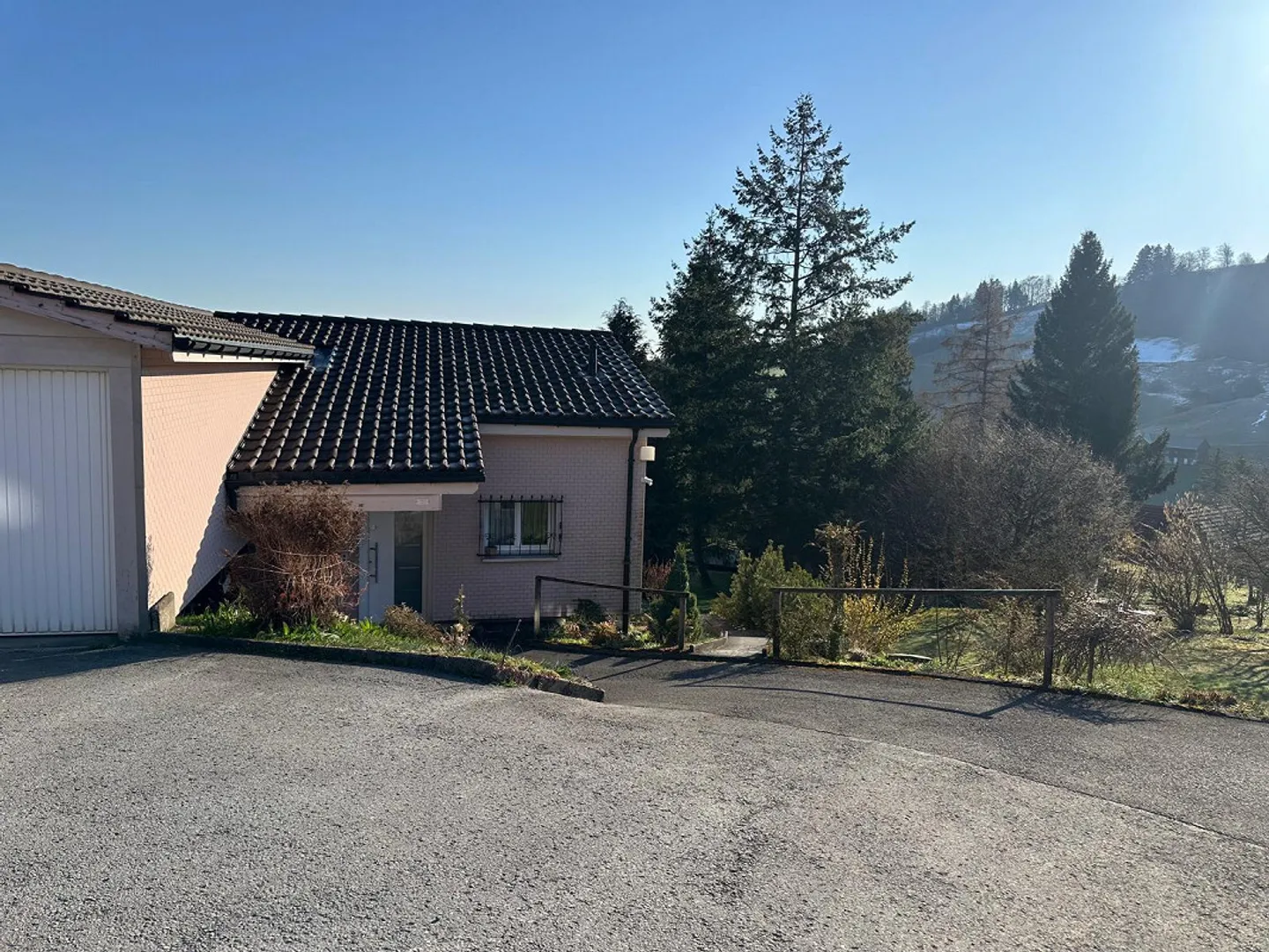 Appartement attrayant de 4 pièces avec vue imprenable - Photo 1 sur 9