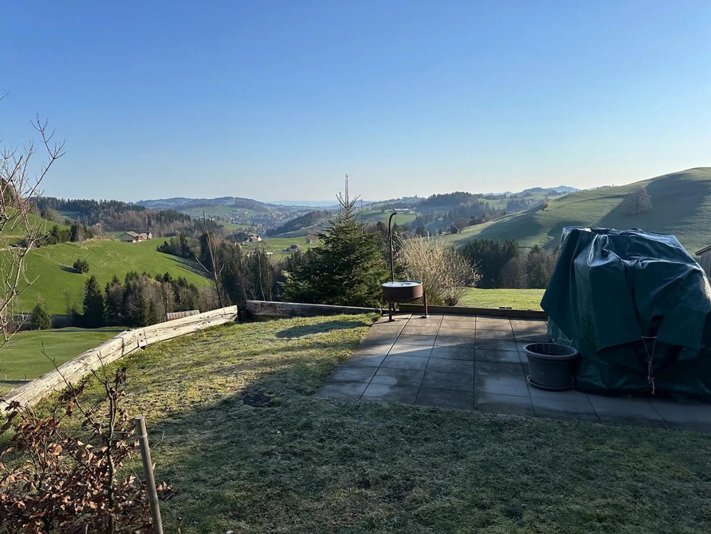 Appartement attrayant de 4 pièces avec vue imprenable - Photo 2 sur 9