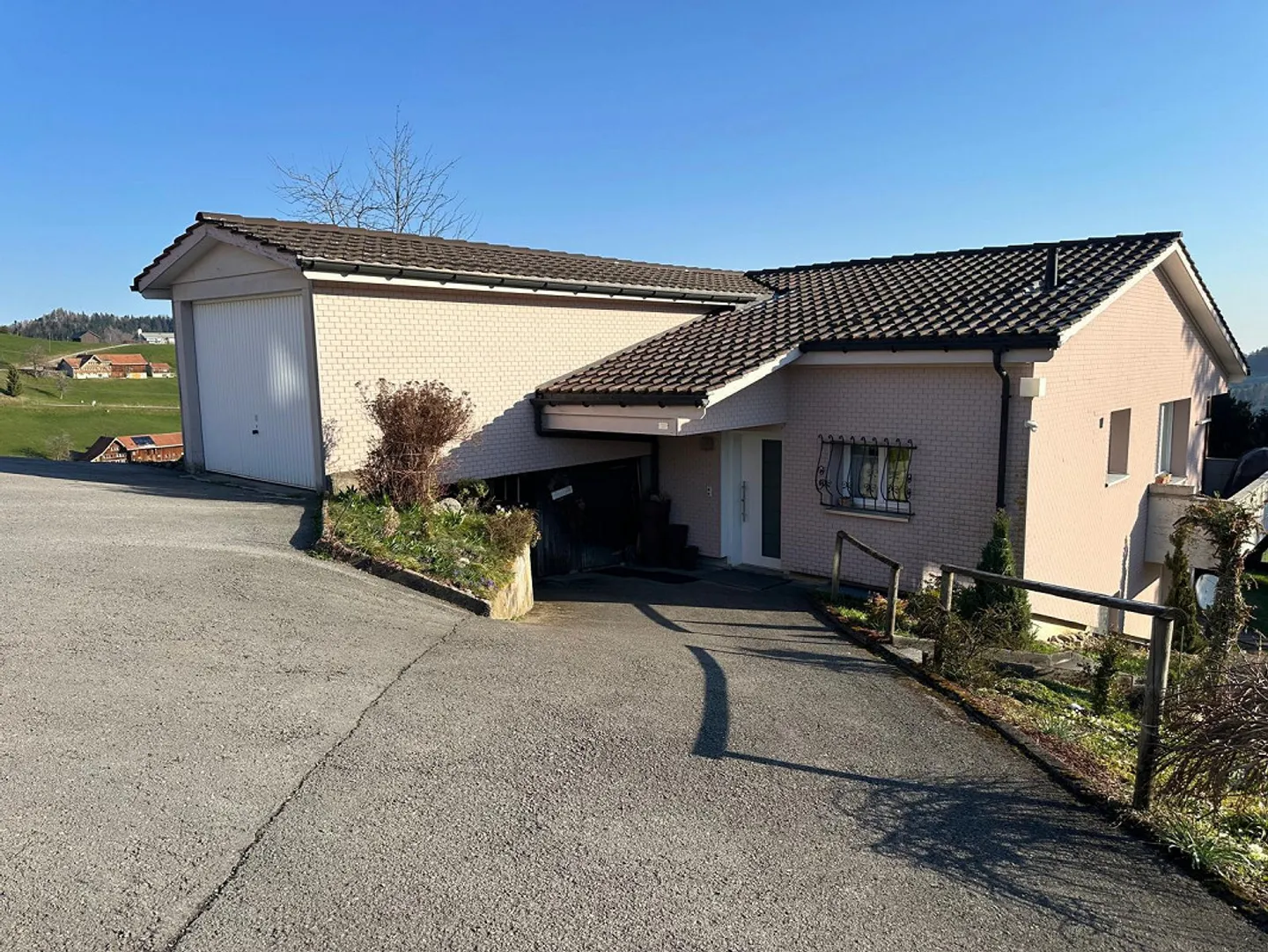 Appartement attrayant de 4 pièces avec vue imprenable - Photo 3 sur 9