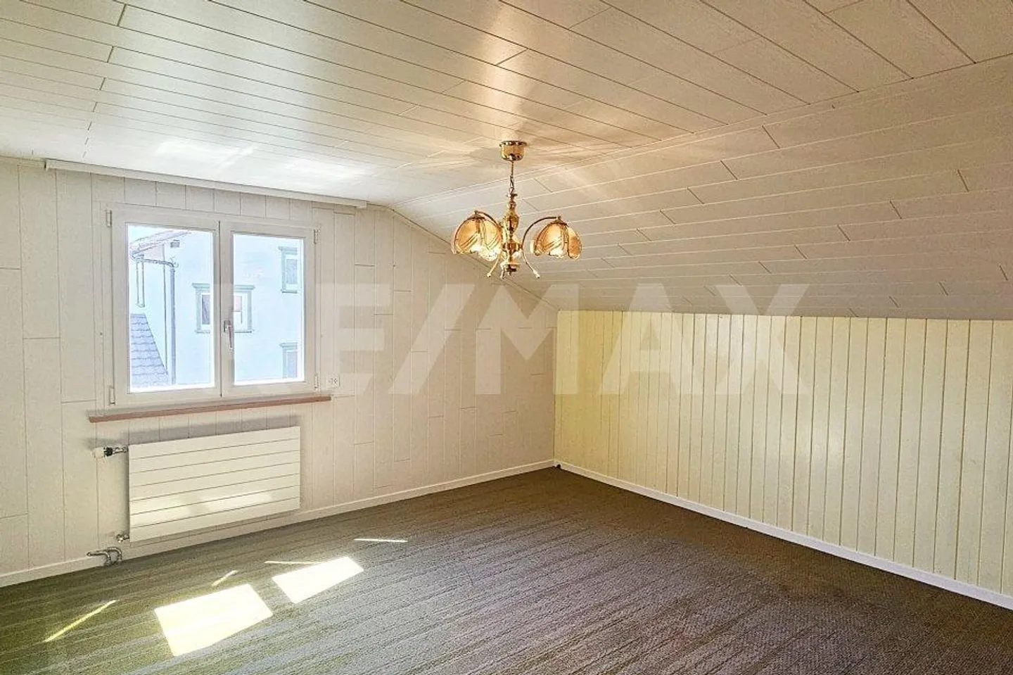 Welcome! Charming Detached House with Conservatory and Construction... - Photo 7 of 13