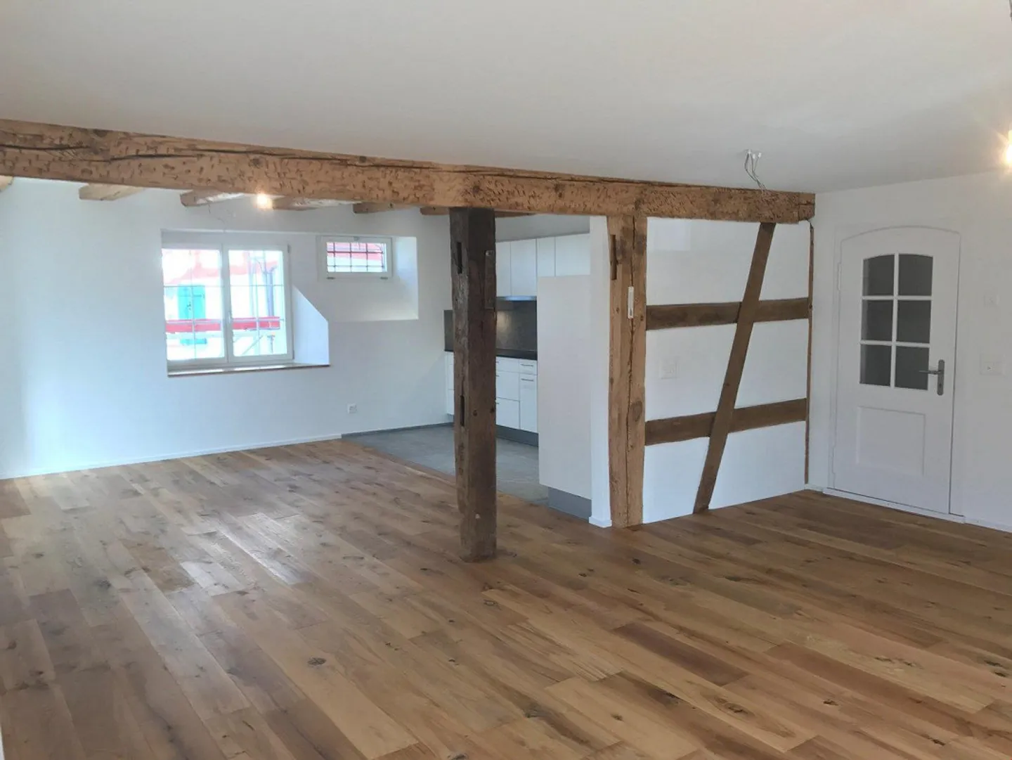 Appartamento moderno con area esterna coperta - Foto 4 di 13