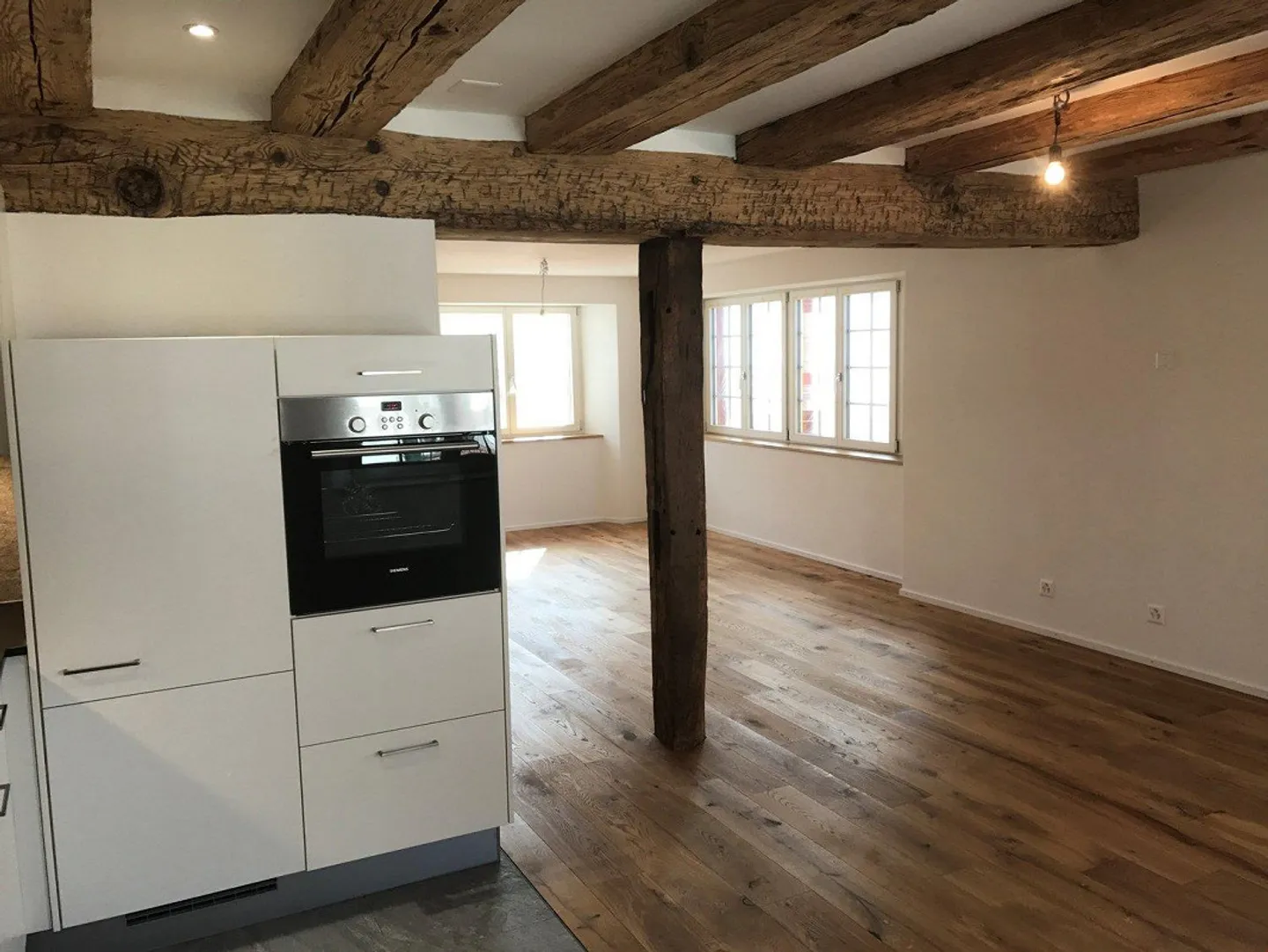 Appartamento moderno con area esterna coperta - Foto 5 di 13