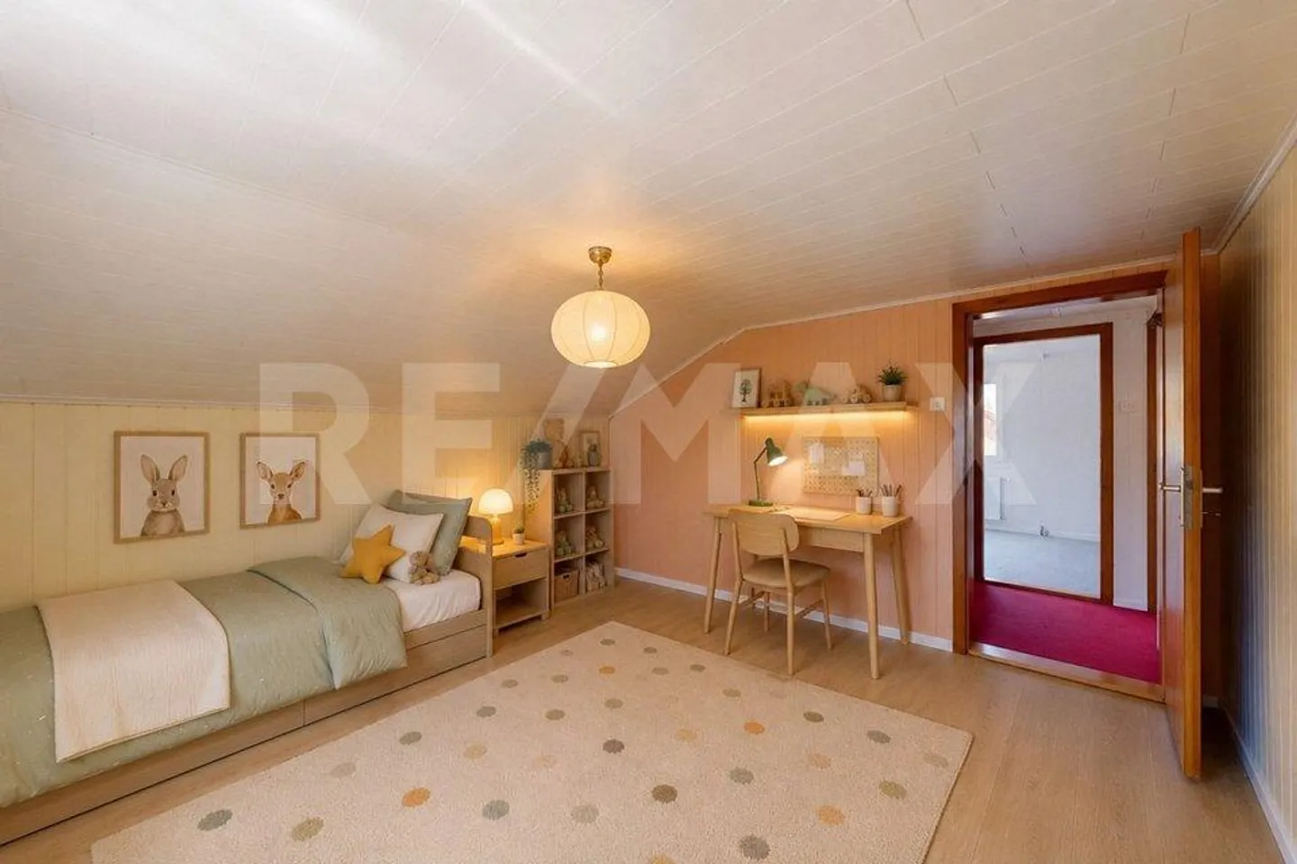 Welcome! Charming Detached House with Conservatory and Construction... - Photo 9 of 13