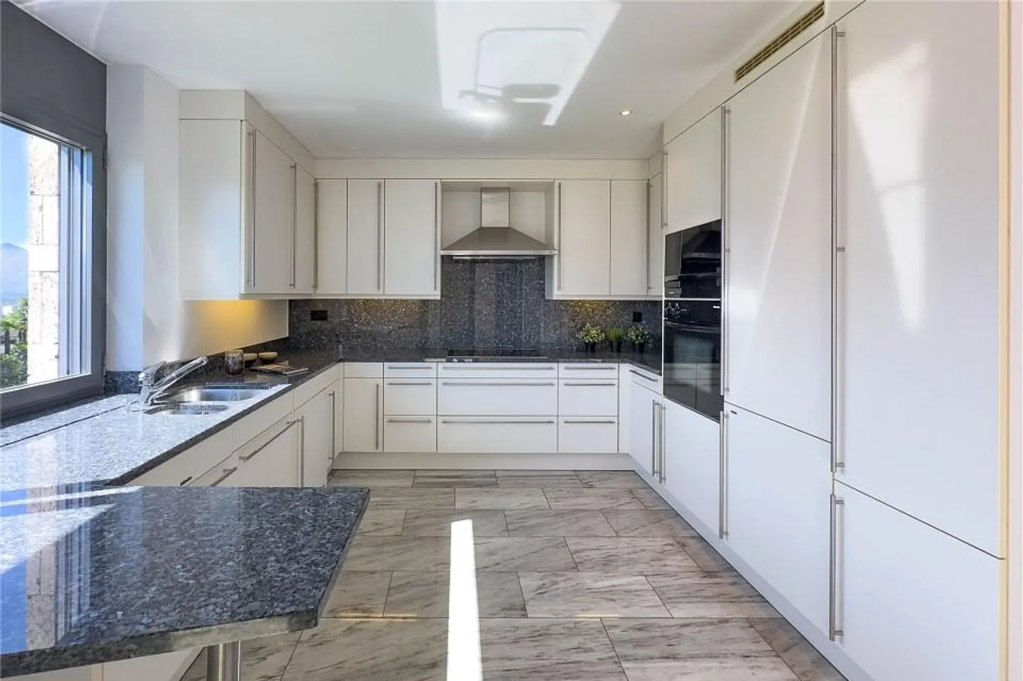 Appartamento Elegante con Vista Lago - Foto 7 di 13