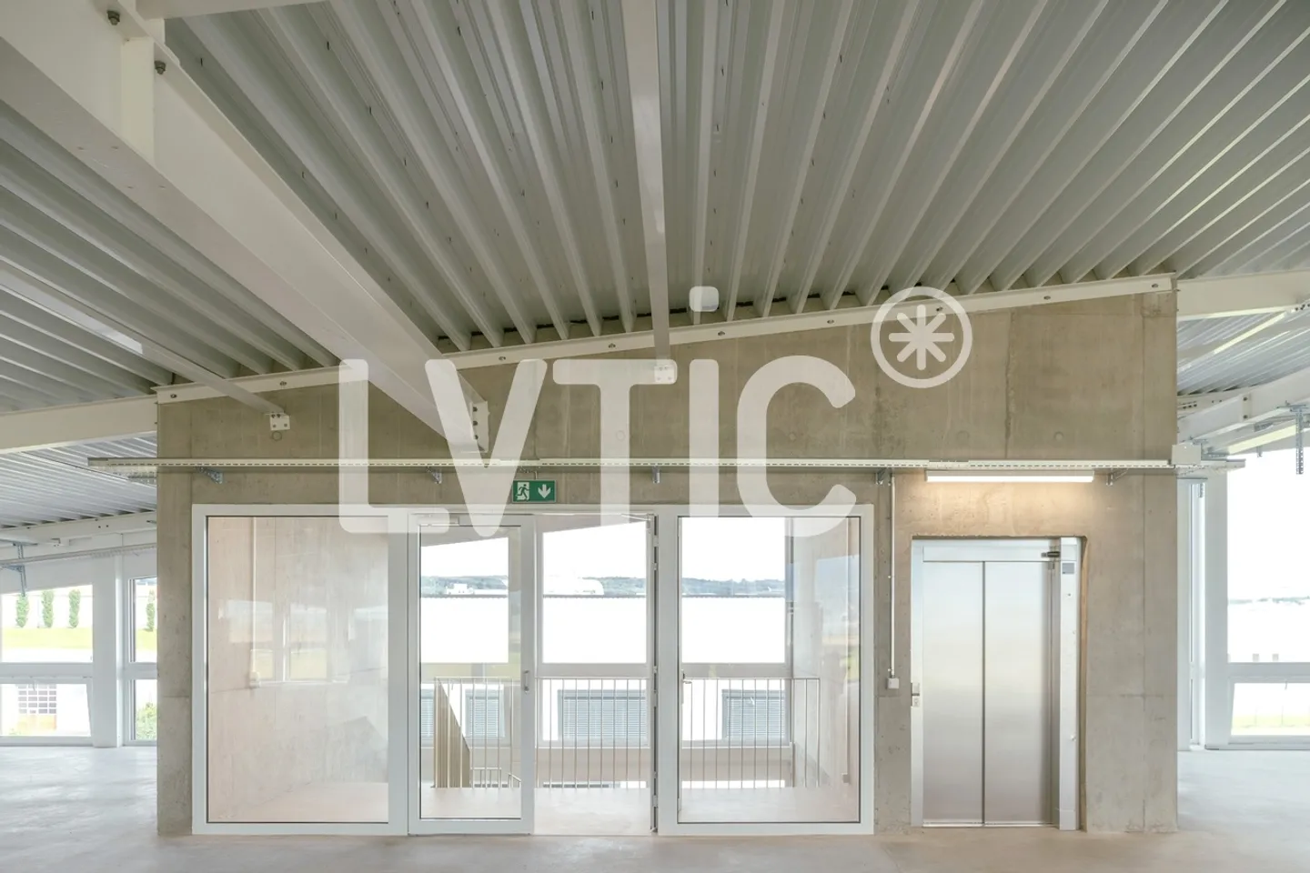 Offices of 800 m2, divisible from 300 m2, for rent in Chavornay - Photo 6 of 8