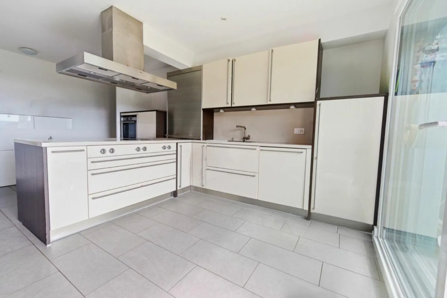 Geräumiges Familienhaus mit Garten - Foto 2 von 4