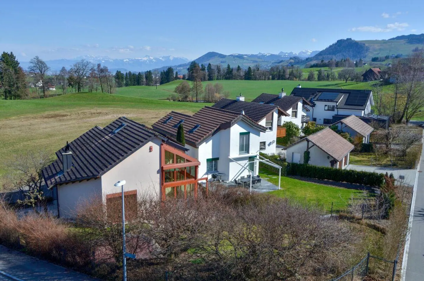 Incantevole Casa Familiare Indipendente - Foto 1 di 14