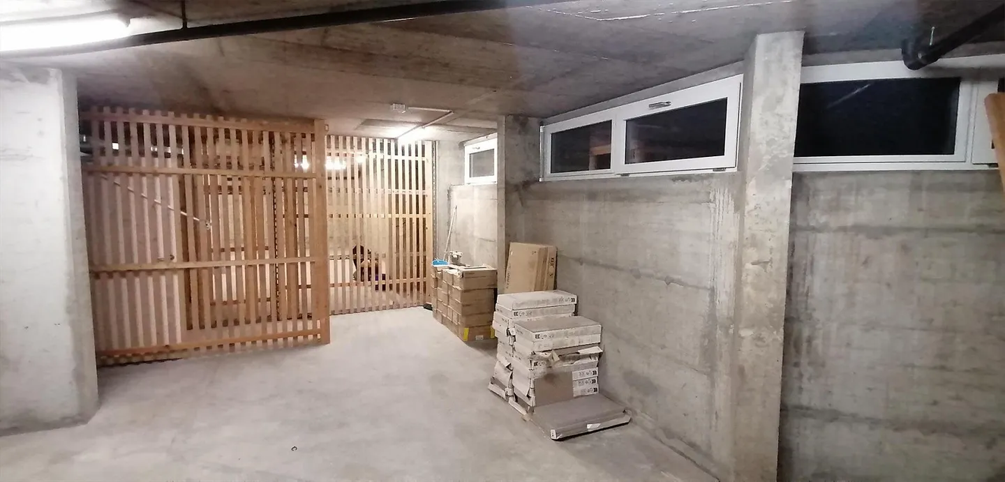 Salle de stockage 42m² - Photo 1 sur 3