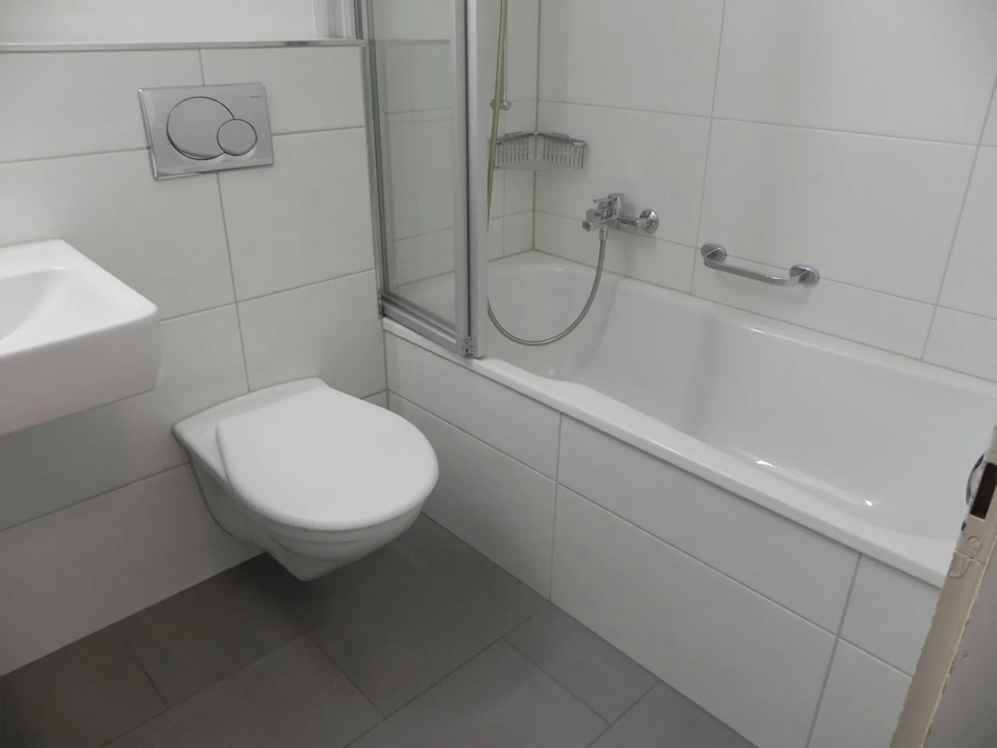 Bright spacious 4 1/2 room apartment in Erstfeld - Photo 4 of 5