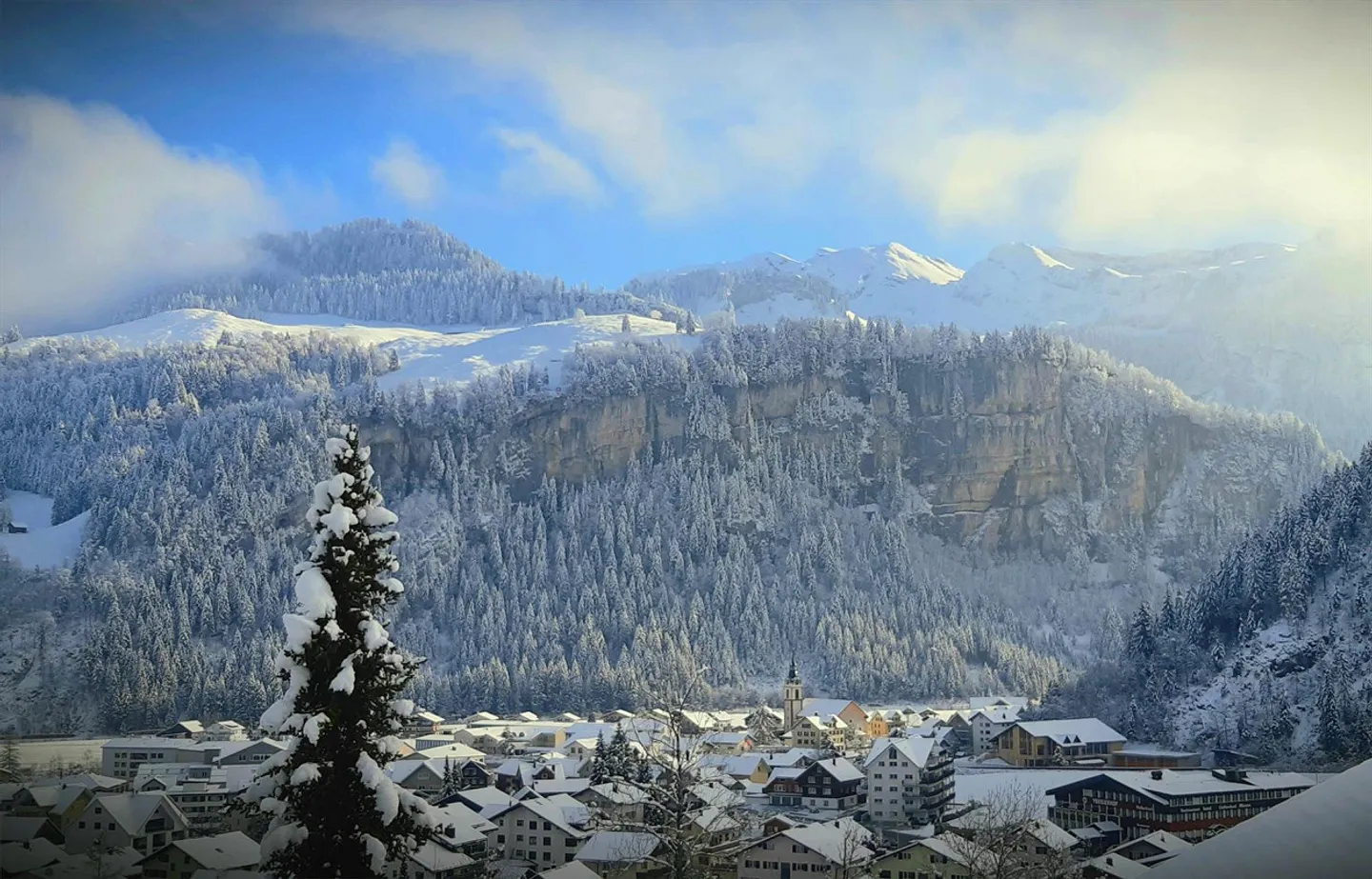 Unique penthouse apartment with alpine chic - Living with a holiday feeling - Photo 1 of 11