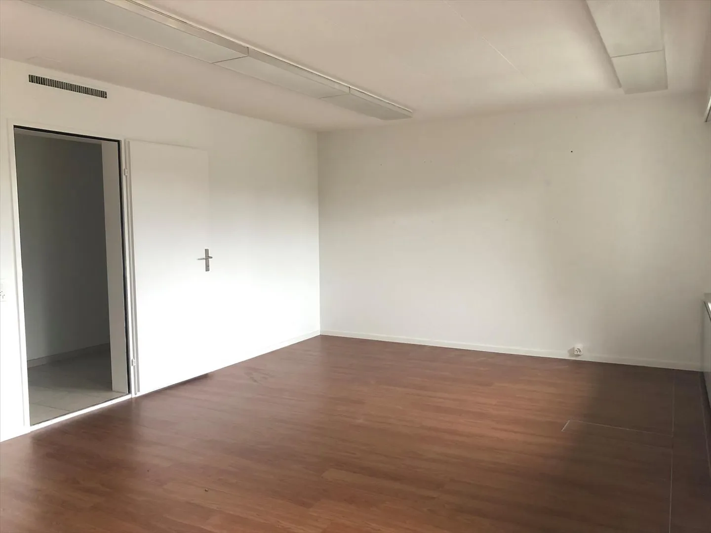 Moderne Büro- / Praxisfläche als Zwischennutzung - Foto 3 von 6