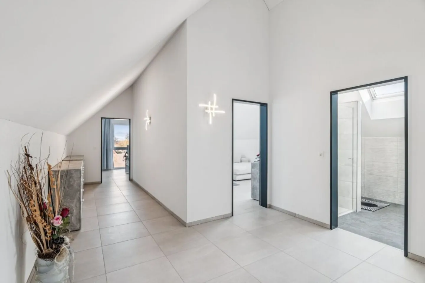 Stilvolle Wohnung mit Terrasse - Foto 2 von 15