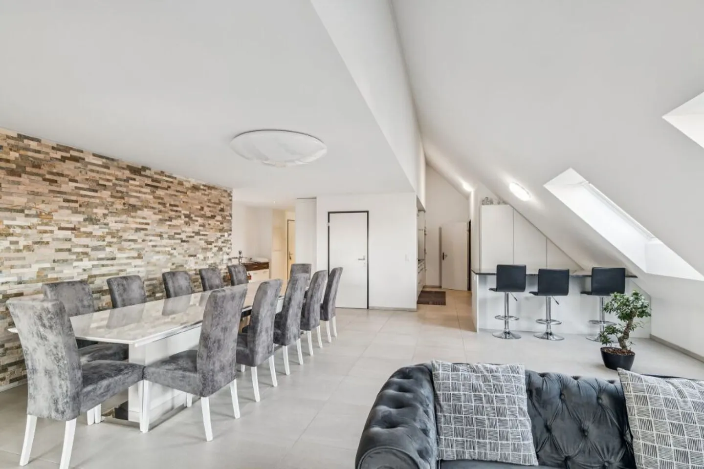 Stilvolle Wohnung mit Terrasse - Foto 3 von 15